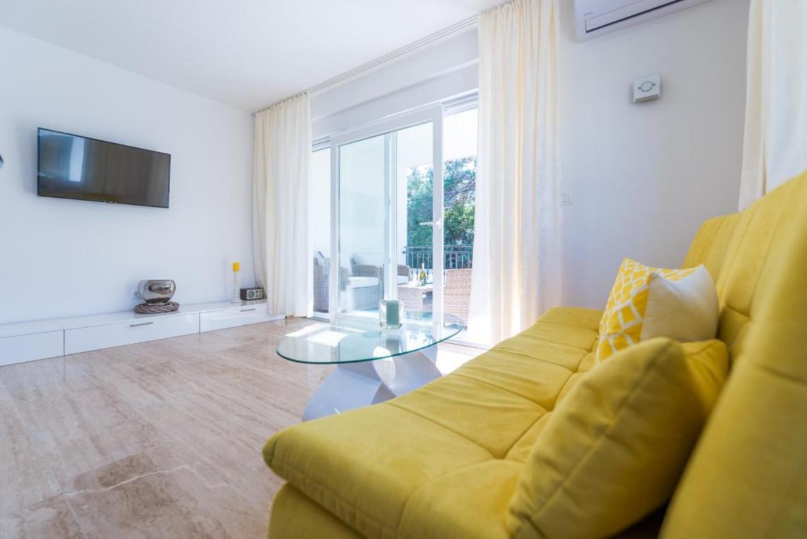 Apartmann Vir Luaran gambar