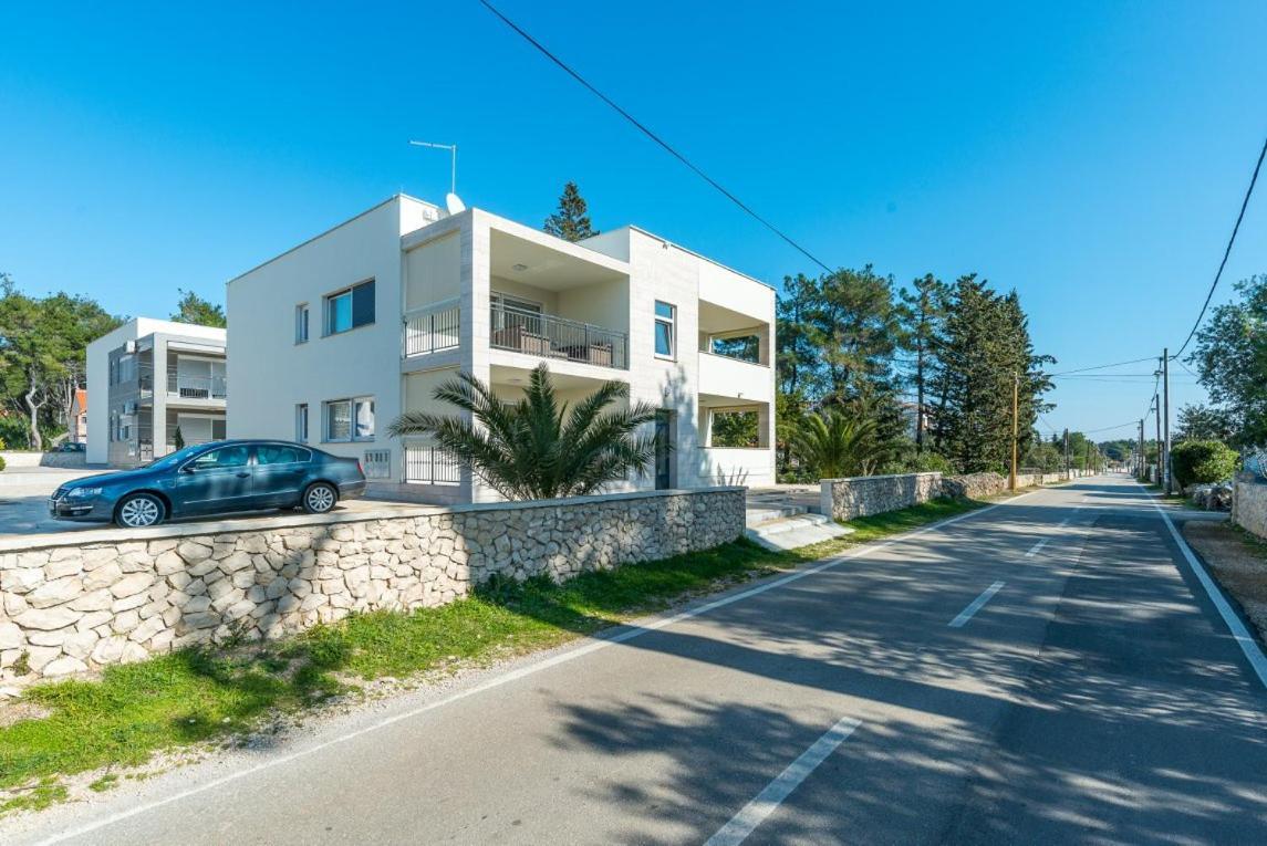 Apartmann Vir Luaran gambar