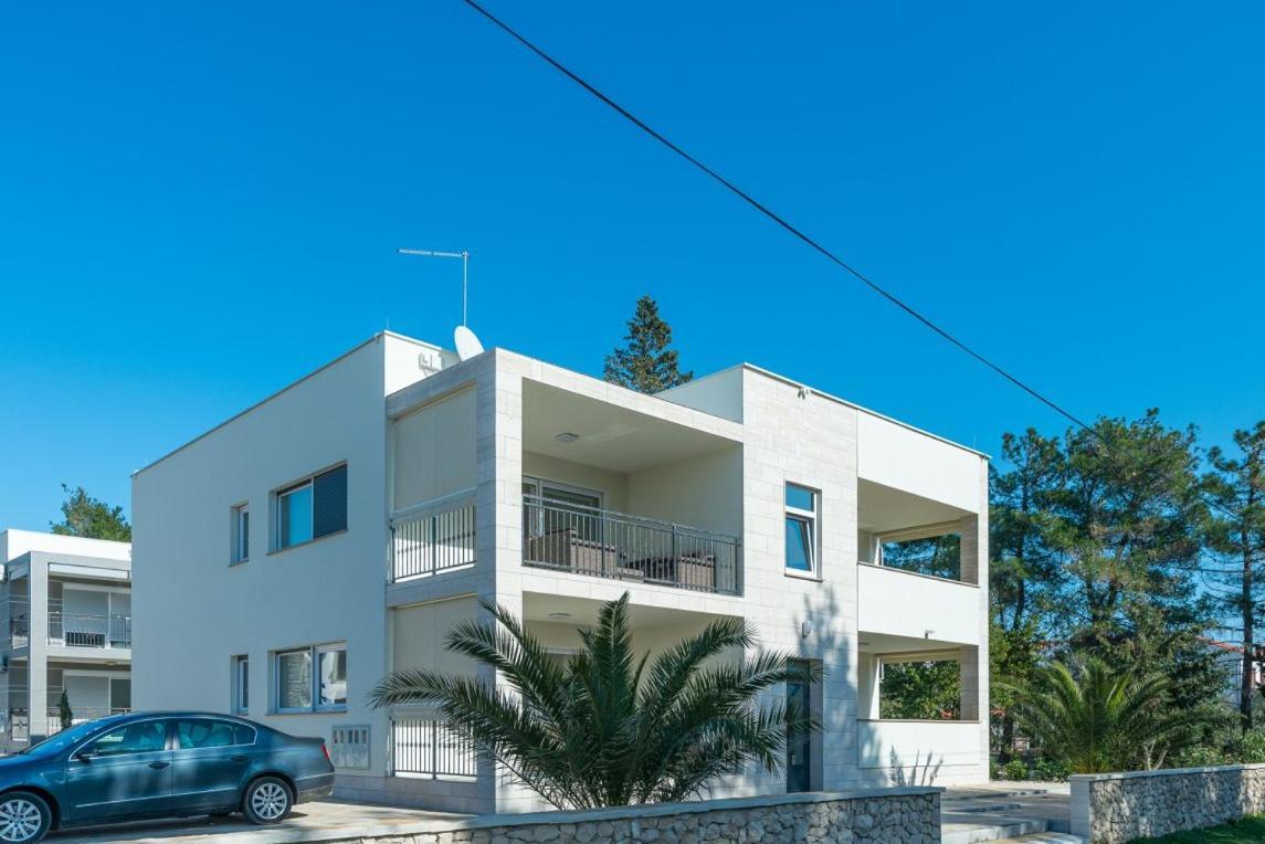 Apartmann Vir Luaran gambar