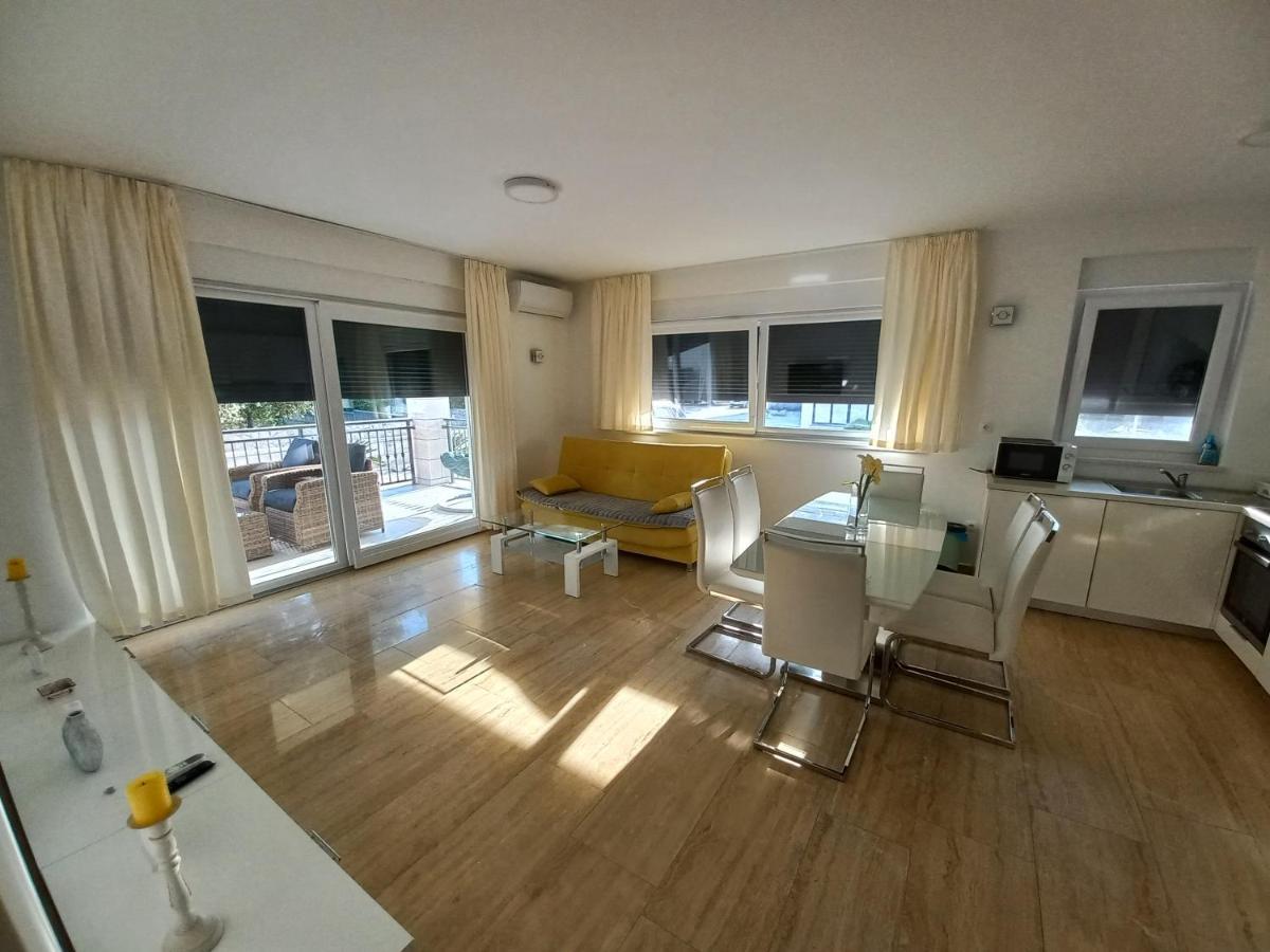 Apartmann Vir Luaran gambar